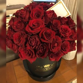 Big black box 70 roses rouges
